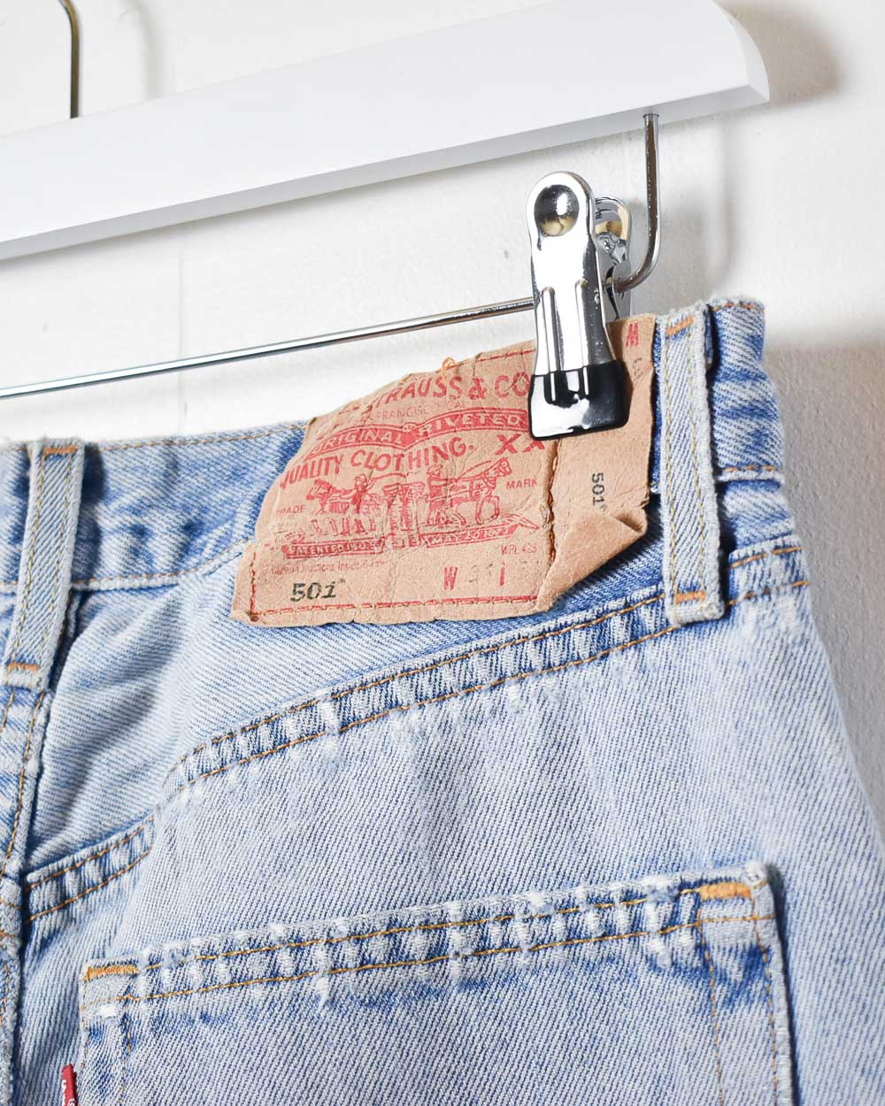 BabyBlue Levi's 501 Distressed Jeans - W30 L28