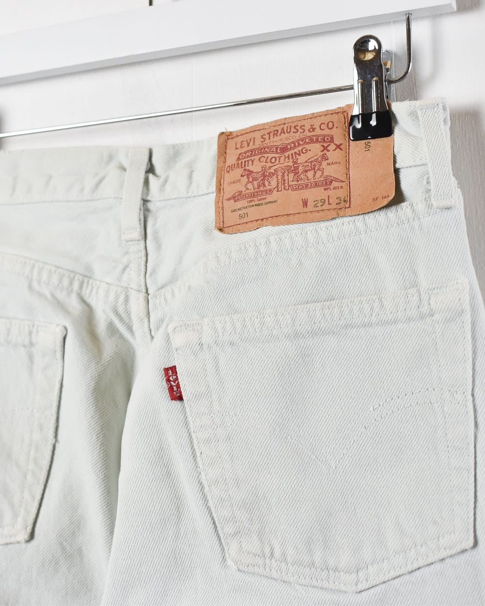 White Levi's 501 Jeans - W28 L34
