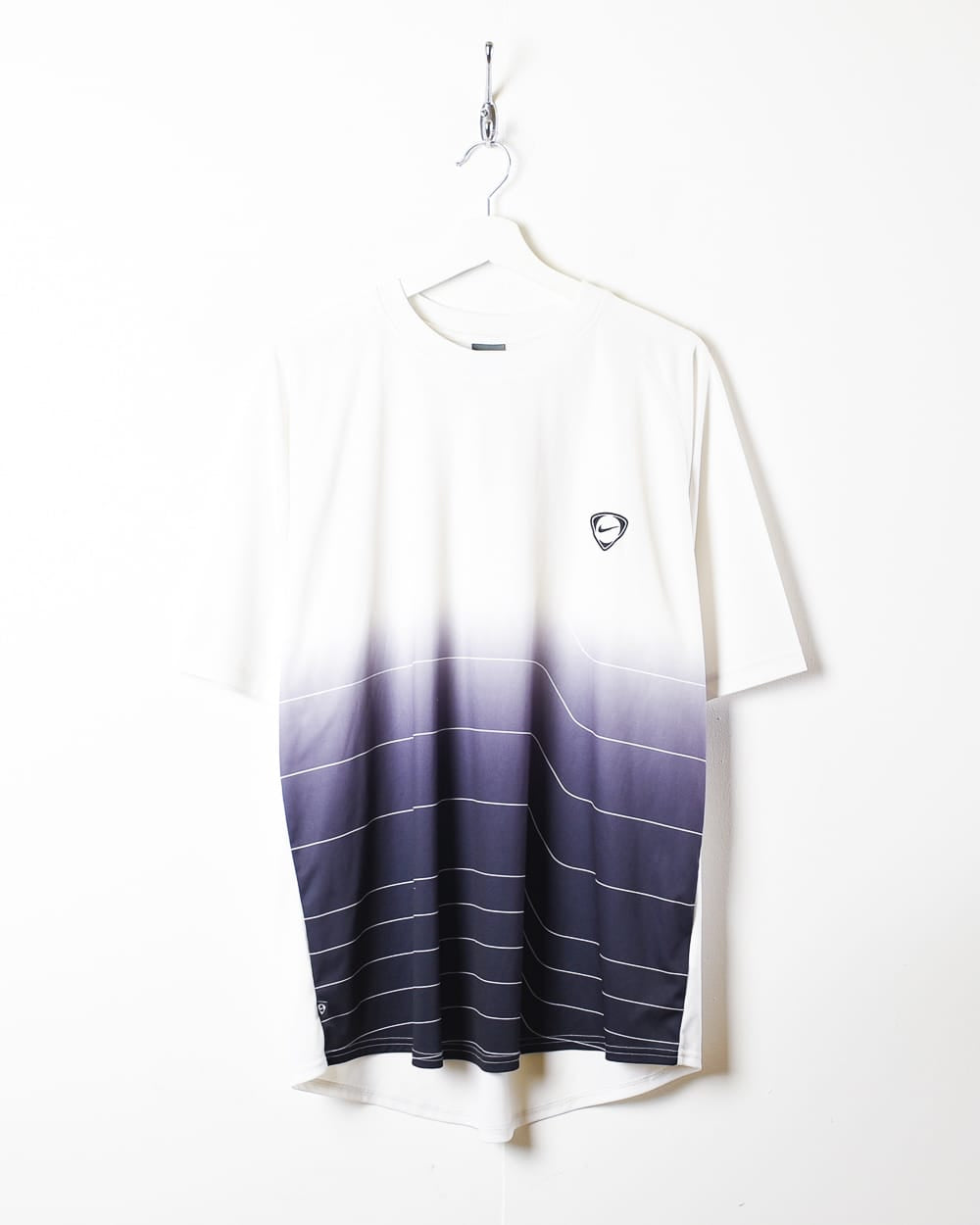 Nike Striped T-Shirt - Medium - Domno Vintage