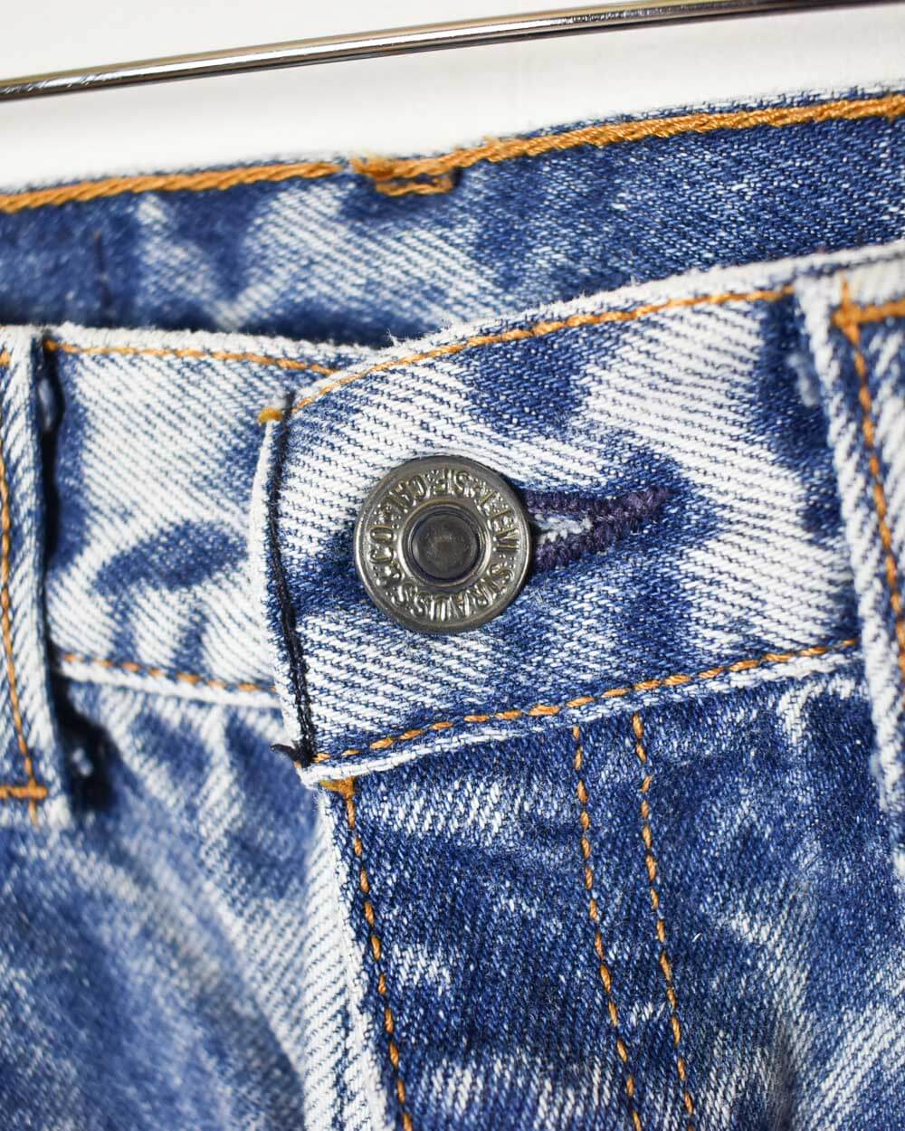 Blue Levi's Women's Stone Washed Cut-Off Jeans - W28 L22