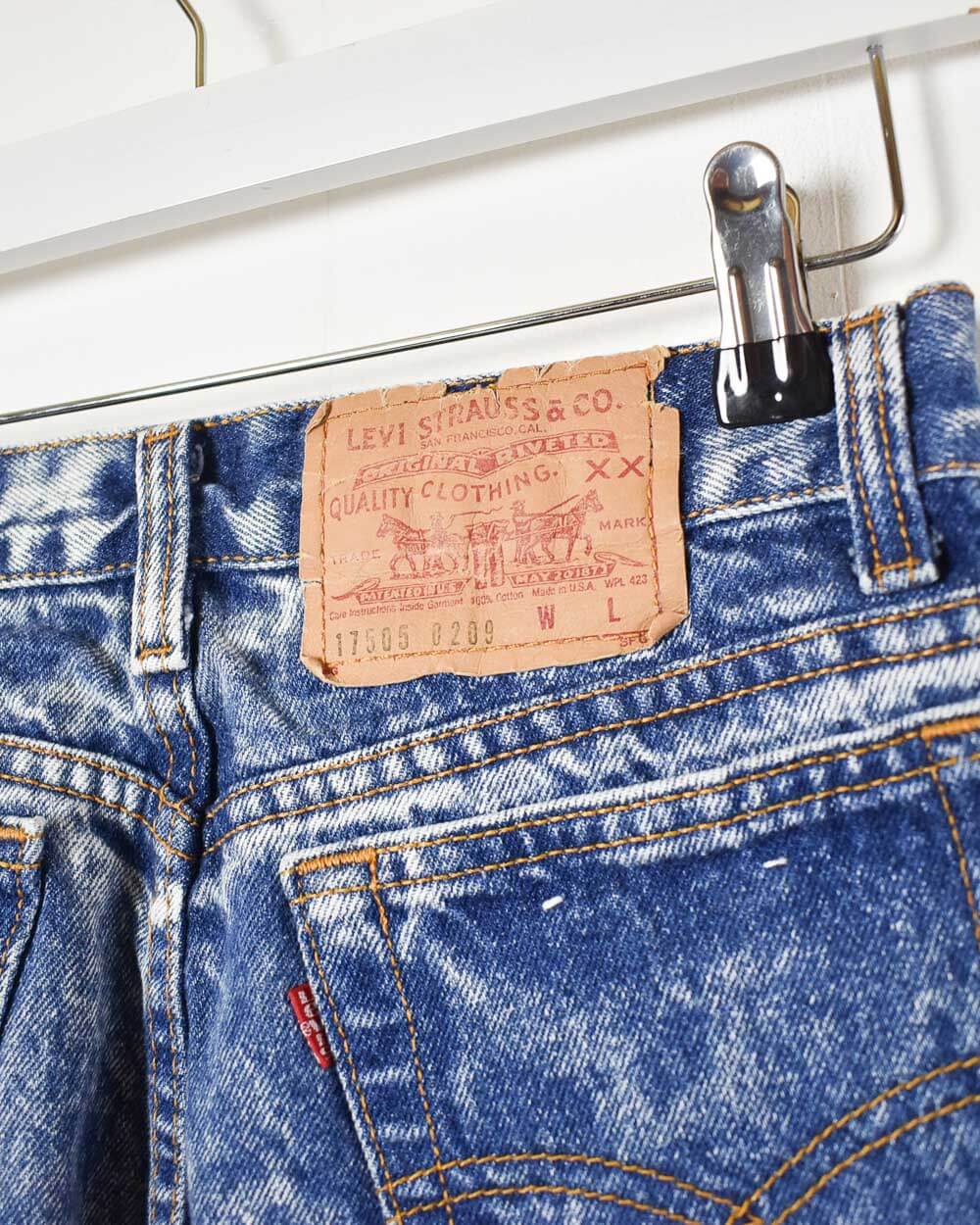 Blue Levi's Women's Stone Washed Cut-Off Jeans - W28 L22