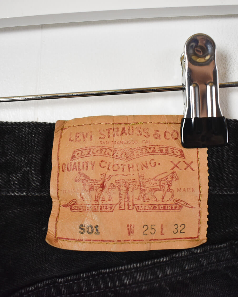 Black Levi's Jeans - W25 L31