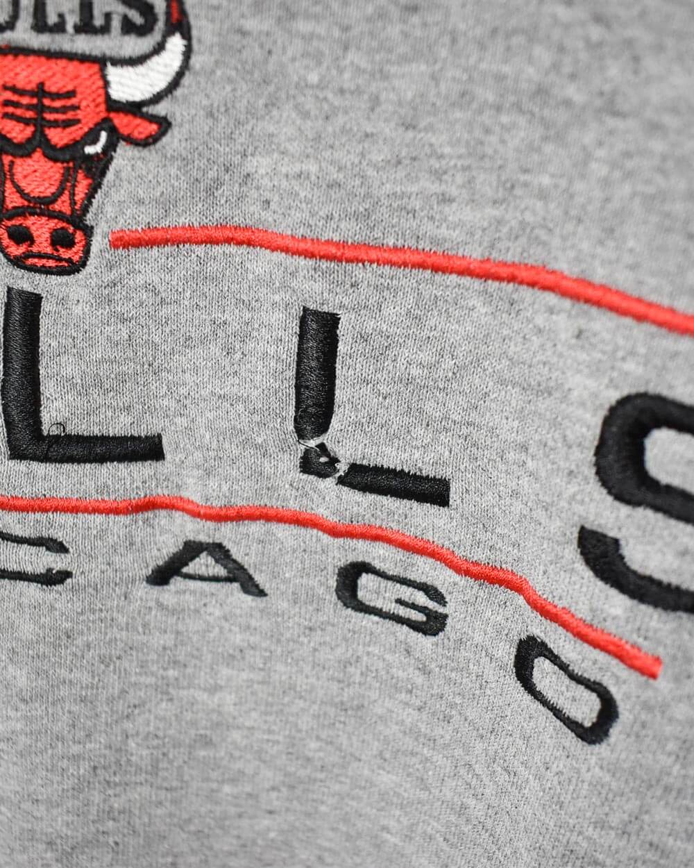 Stone Logo Chicago Bulls Sweatshirt - Large