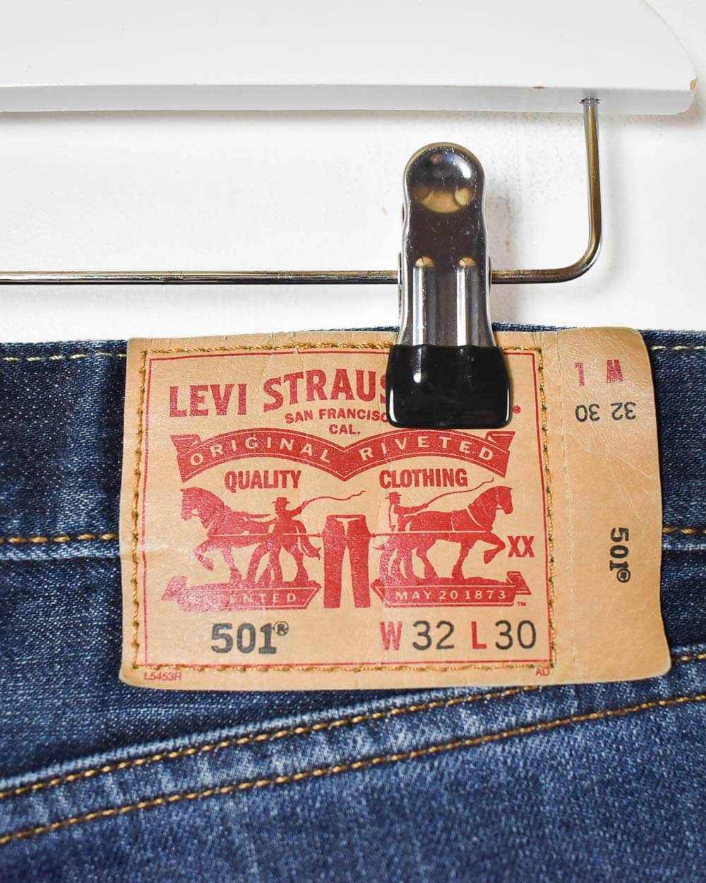 Navy Levi's 501 Jeans - W32 L30