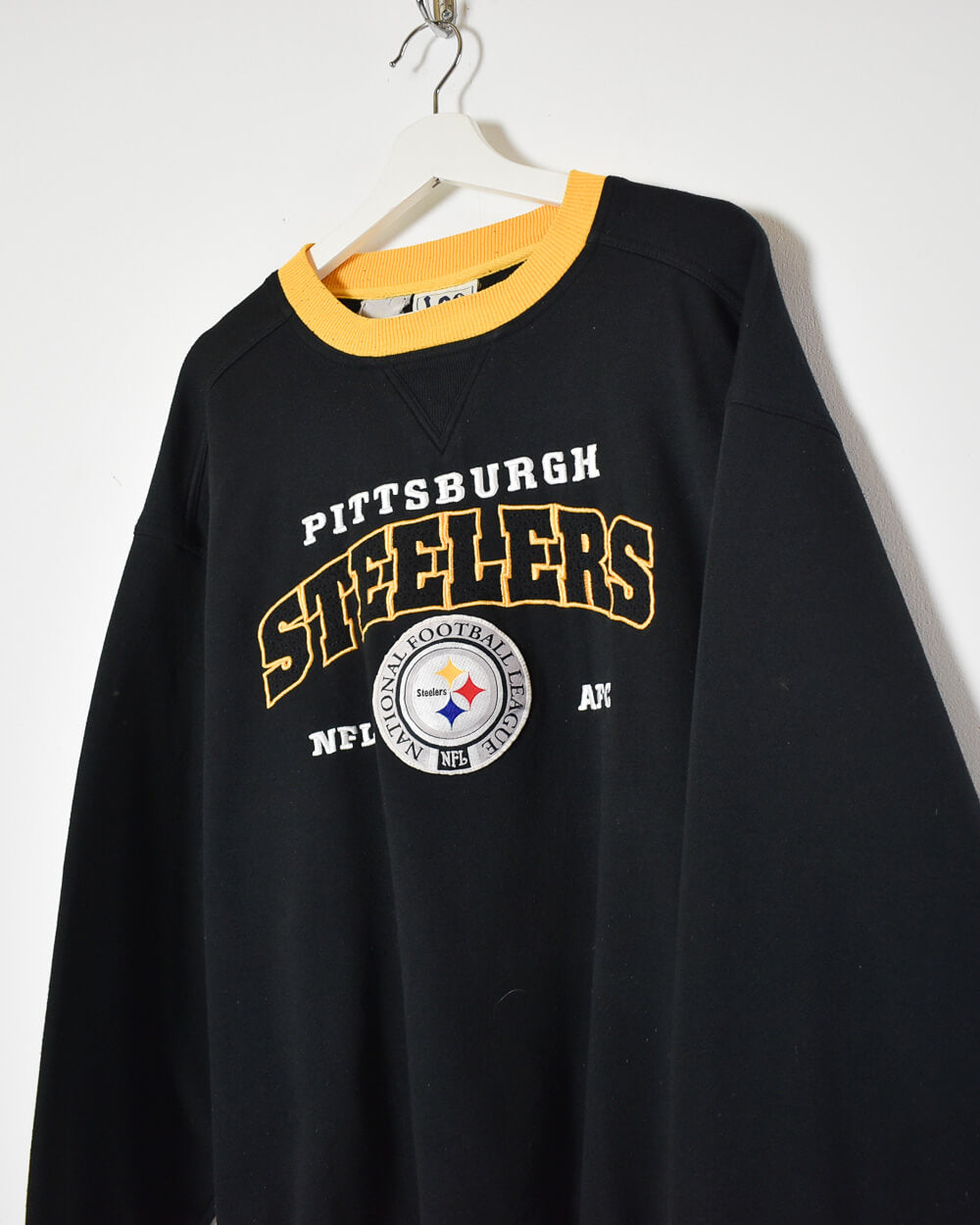 Black Lee Pittsburgh Steelers NFL Sweatshirt - X-Large