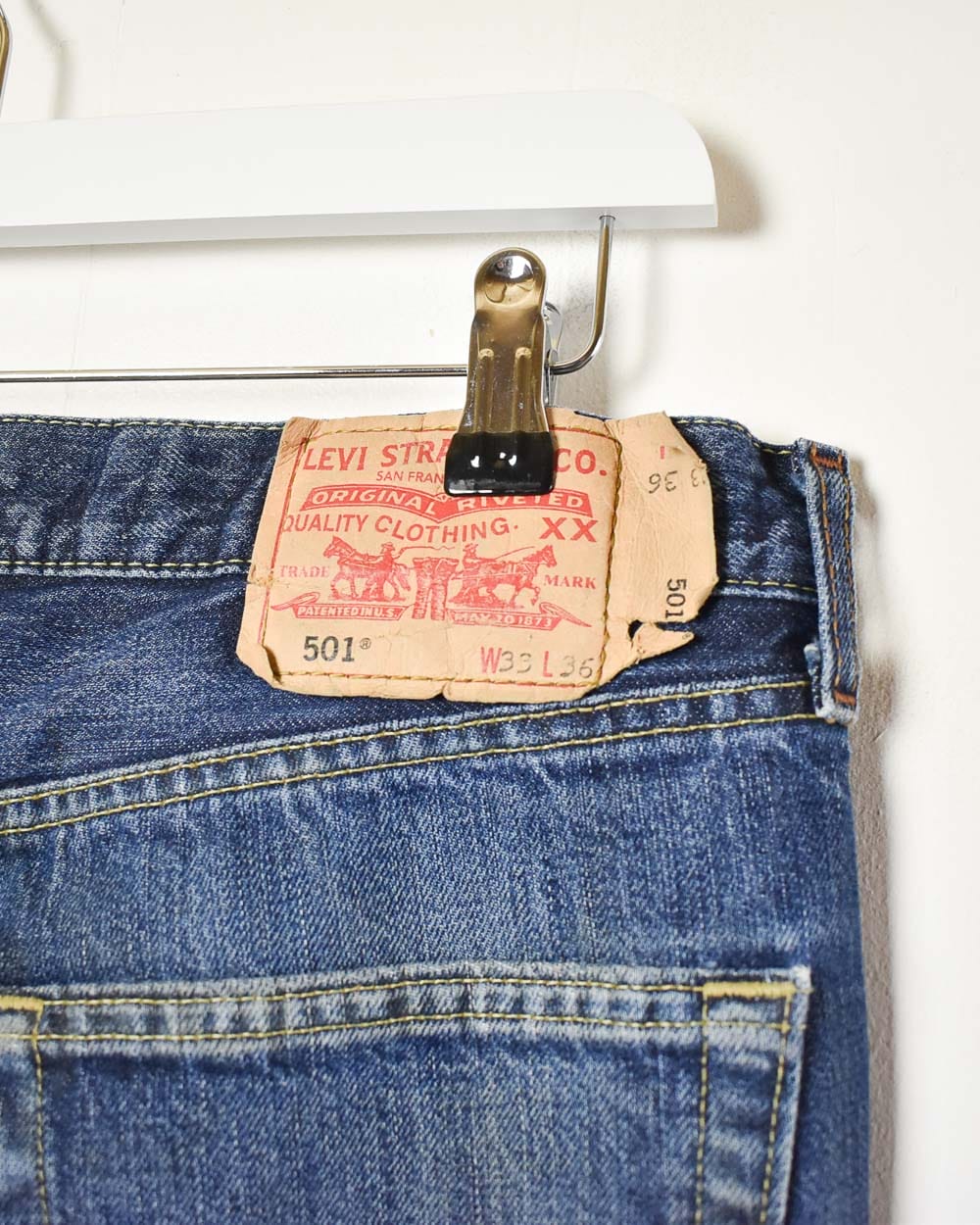 Navy Levi's 501 Jeans - W33 L36