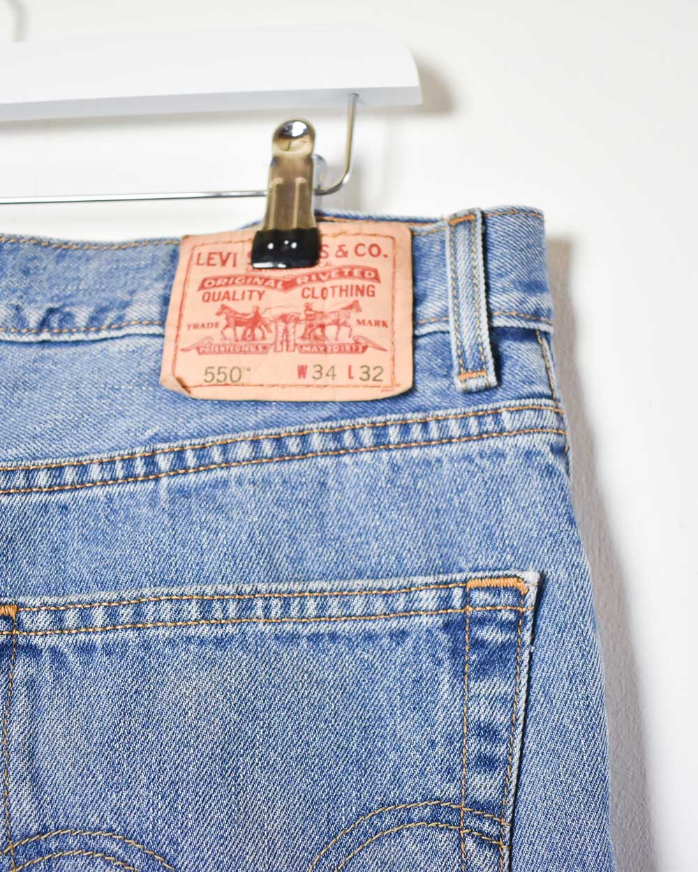 Blue Levi's 550 Jeans - W34 L32