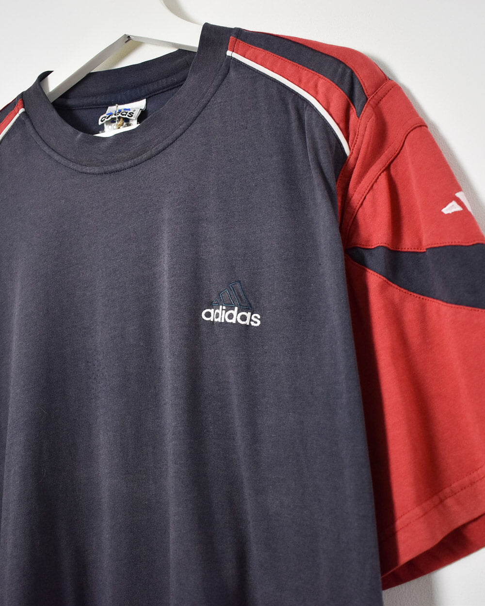 Adidas T-Shirt - Large - Domno Vintage 90s, 80s, 00s Retro and Vintage Clothing