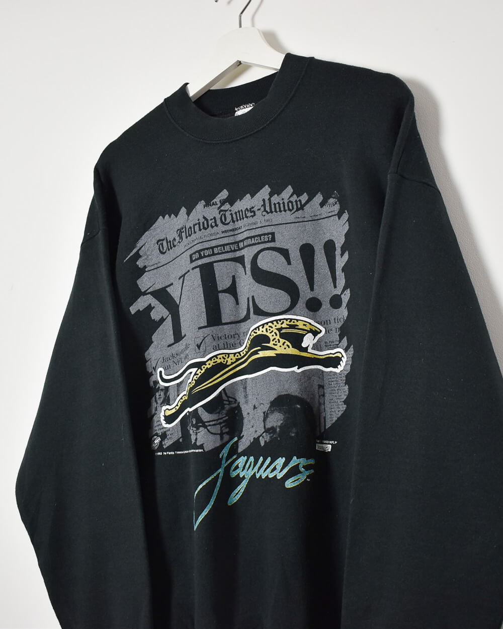 Fruit of The Loom New York Times Jaguars Sweatshirt - Large - Domno Vintage 90s, 80s, 00s Retro and Vintage Clothing
