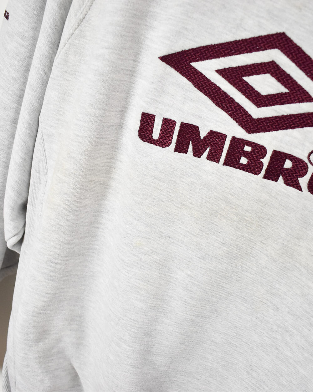 Umbro Sweatshirt - Large - Domno Vintage 90s, 80s, 00s Retro and Vintage Clothing