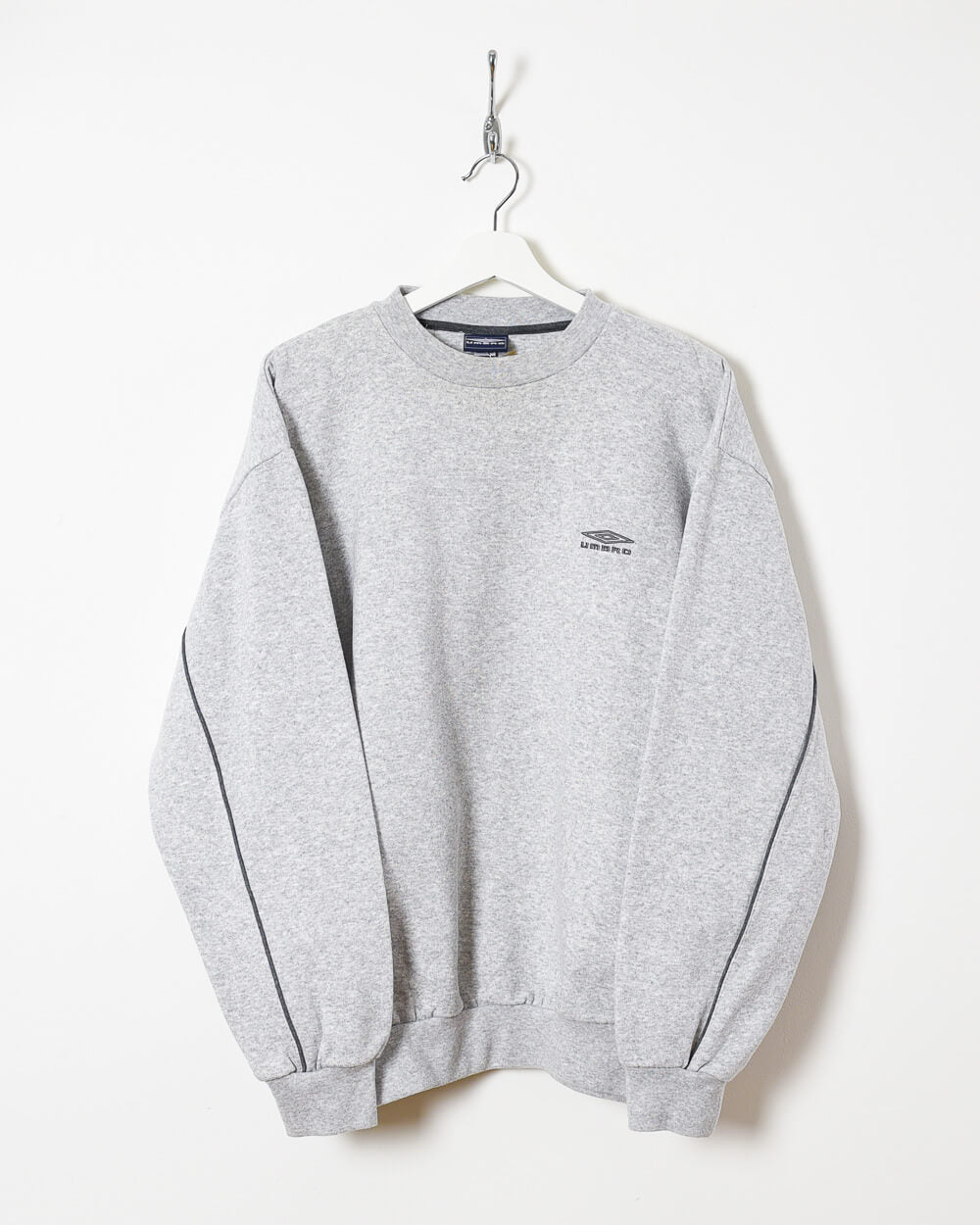 Umbro Sweatshirt - Large - Domno Vintage 90s, 80s, 00s Retro and Vintage Clothing