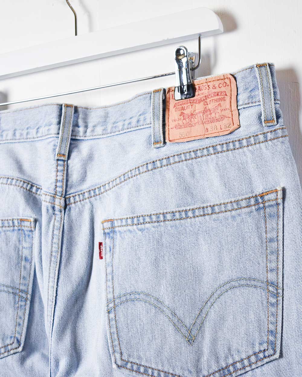 BabyBlue Levi's 550 Jeans - W38 L32