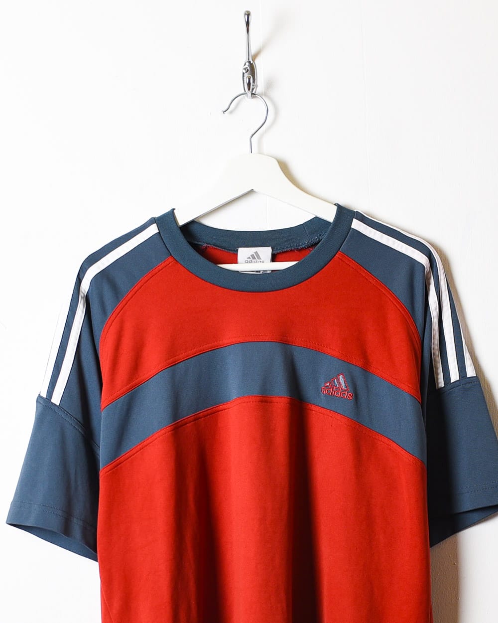 Red Adidas T-Shirt - Medium