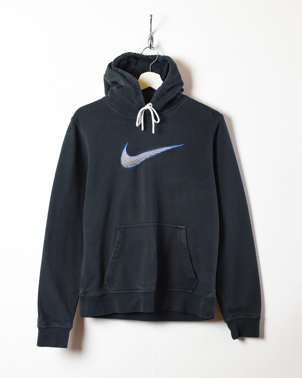 Black nike discount hoodie small logo