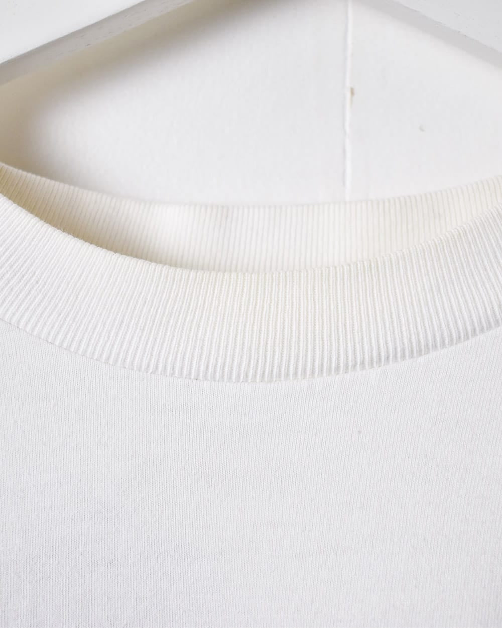 White Nike Long Sleeved T-Shirt - Large