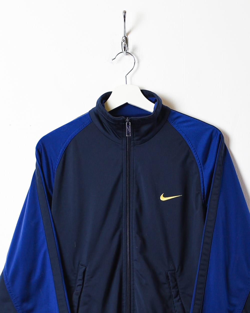 Nike hotsell throwback tracksuit