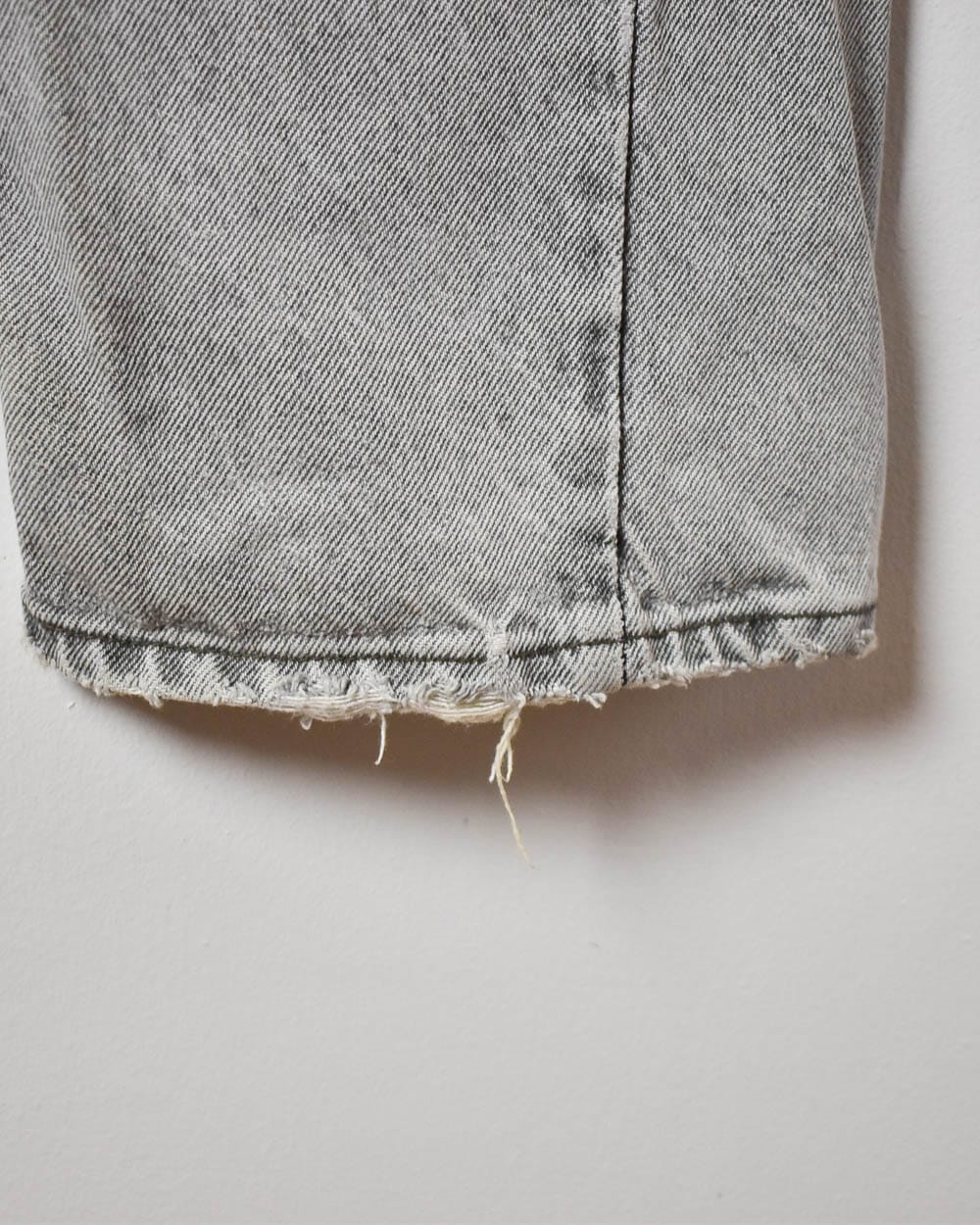 Grey Levi's Distressed Jeans - W32 L34
