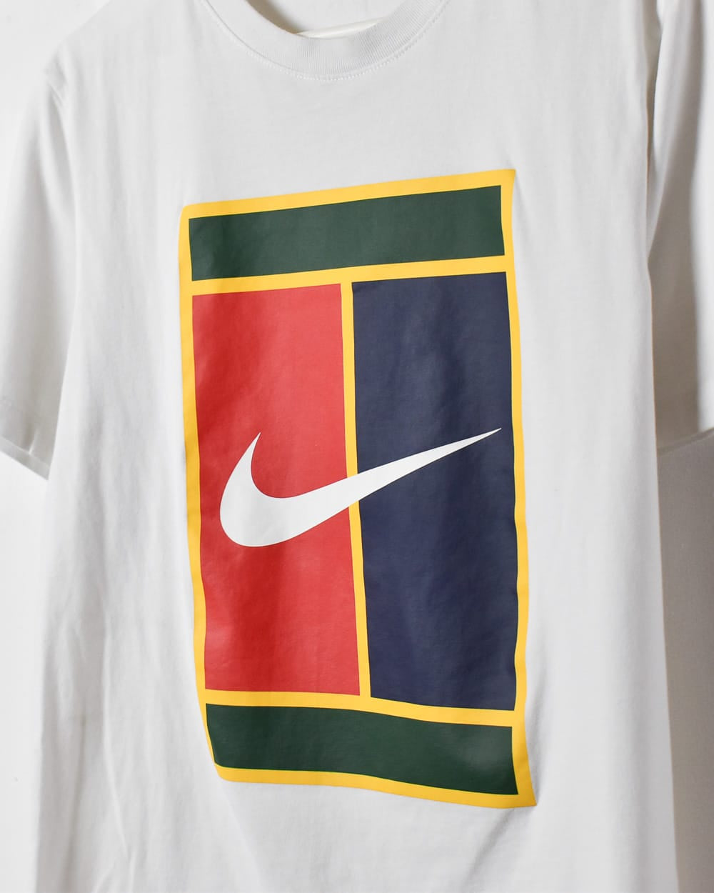 White Nike Challenge Court T-Shirt - Small