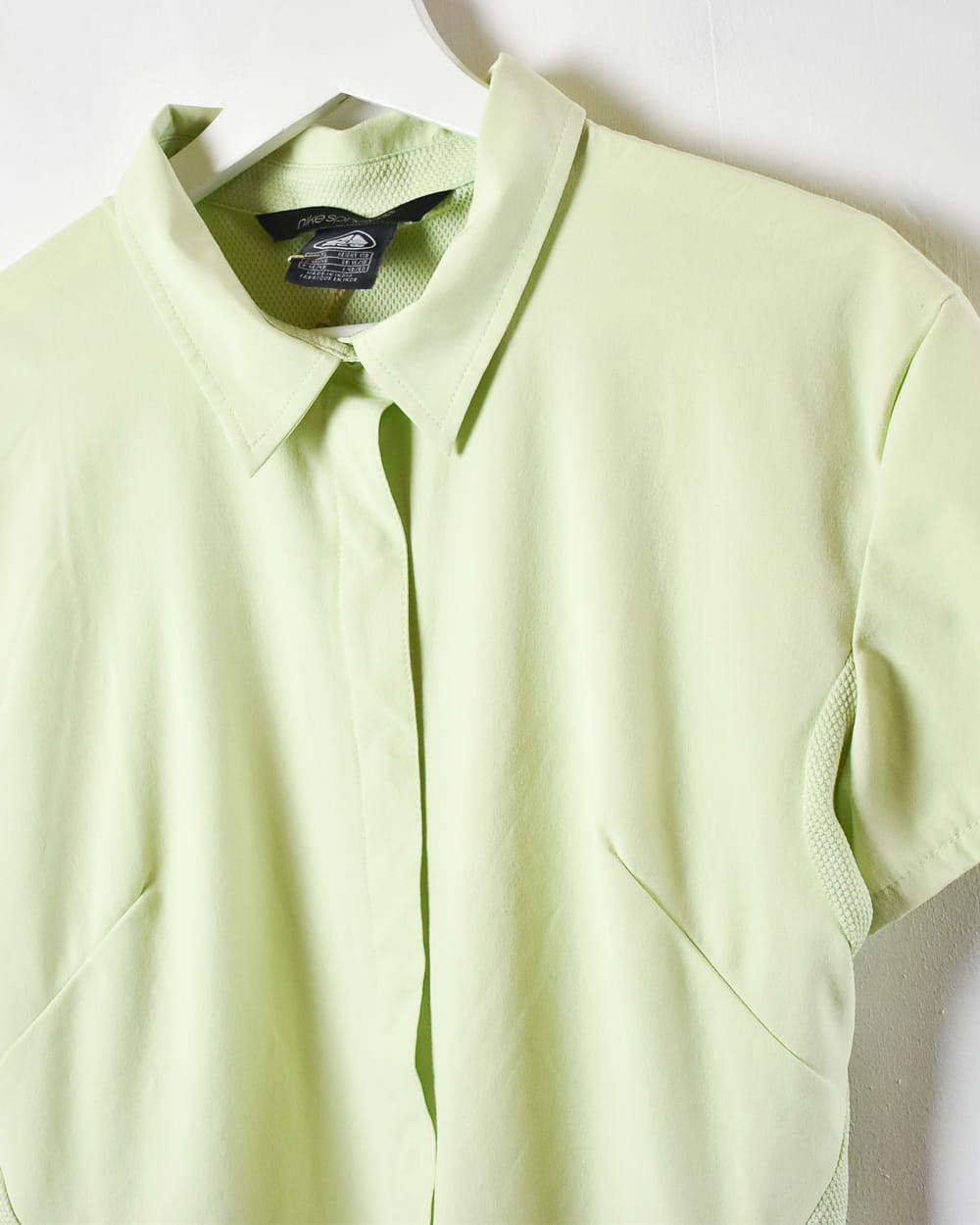 Nike ACG Short Sleeved Shirt - Medium Women's - Domno Vintage 