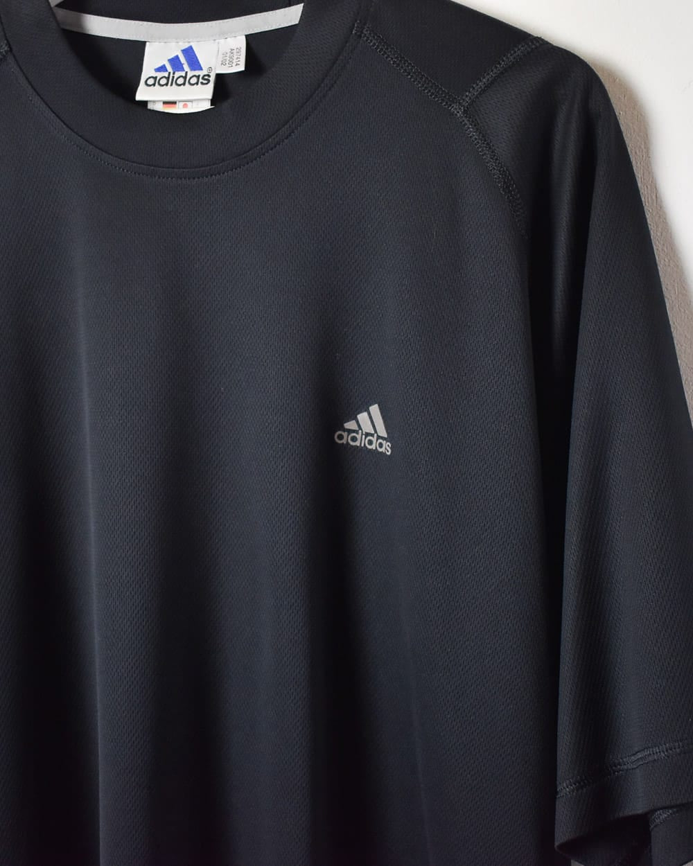 Black Adidas T-Shirt - Medium