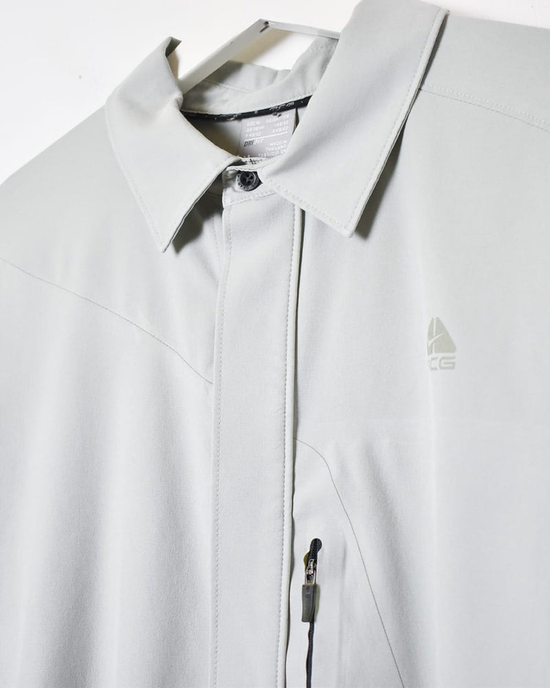 Nike ACG Short Sleeved Shirt - Medium