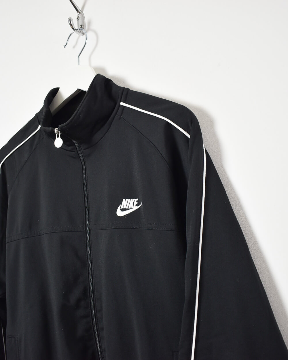 Plain black clearance nike tracksuit