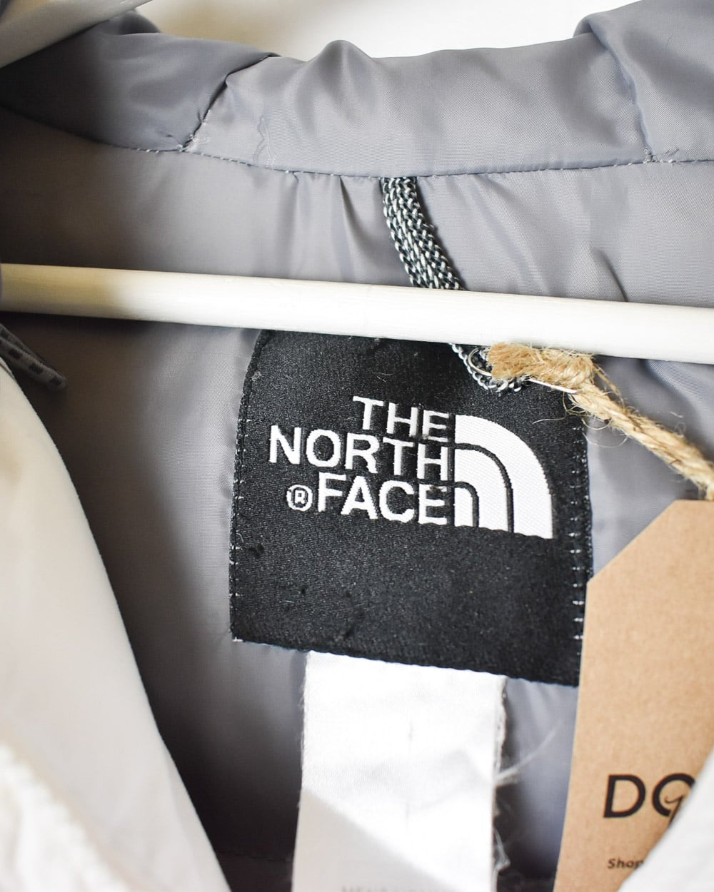 White The North Face Hooded 550 Down Puffer Jacket - X-Small