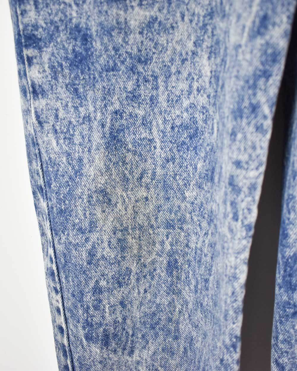 Blue Levi's Women's Stone Washed Cut-Off Jeans - W28 L22