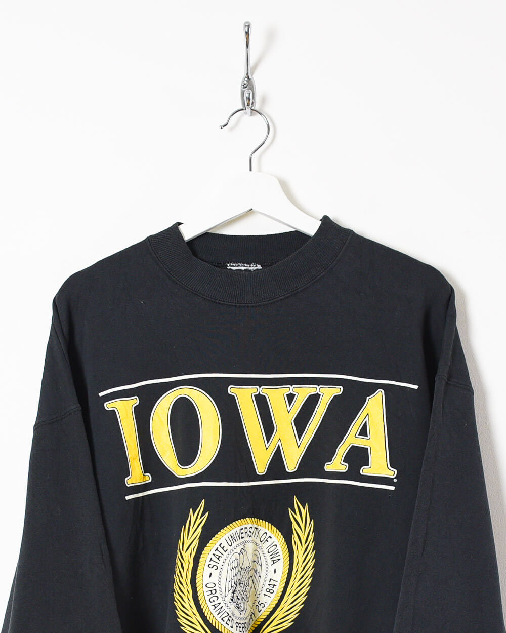 Black Iowa State University Hawkeyes Sweatshirt - X-Large