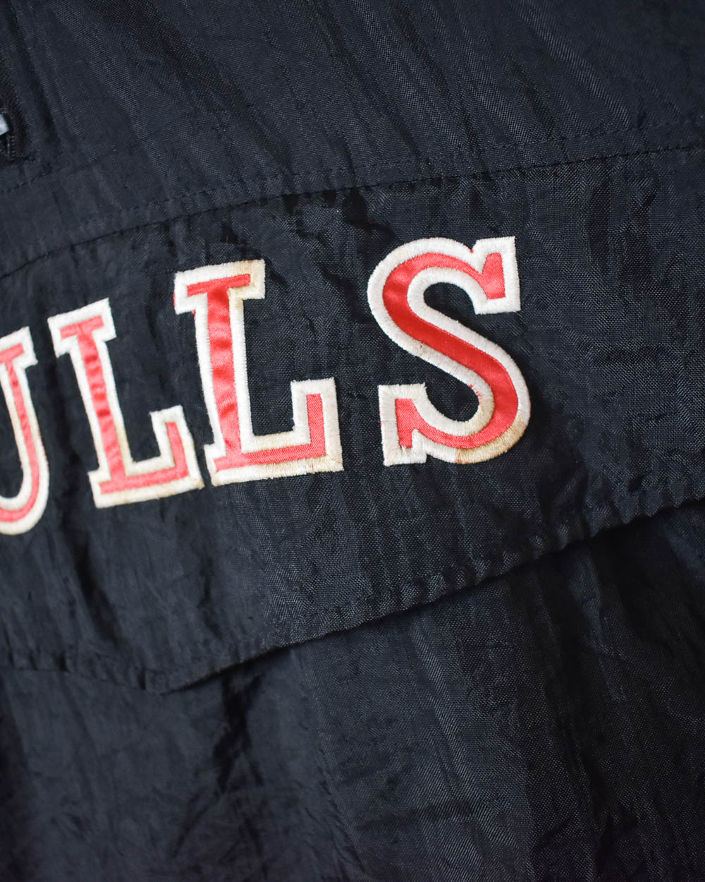 Black Starter Chicago Bulls 1/4 Zip Hooded Jacket - Large