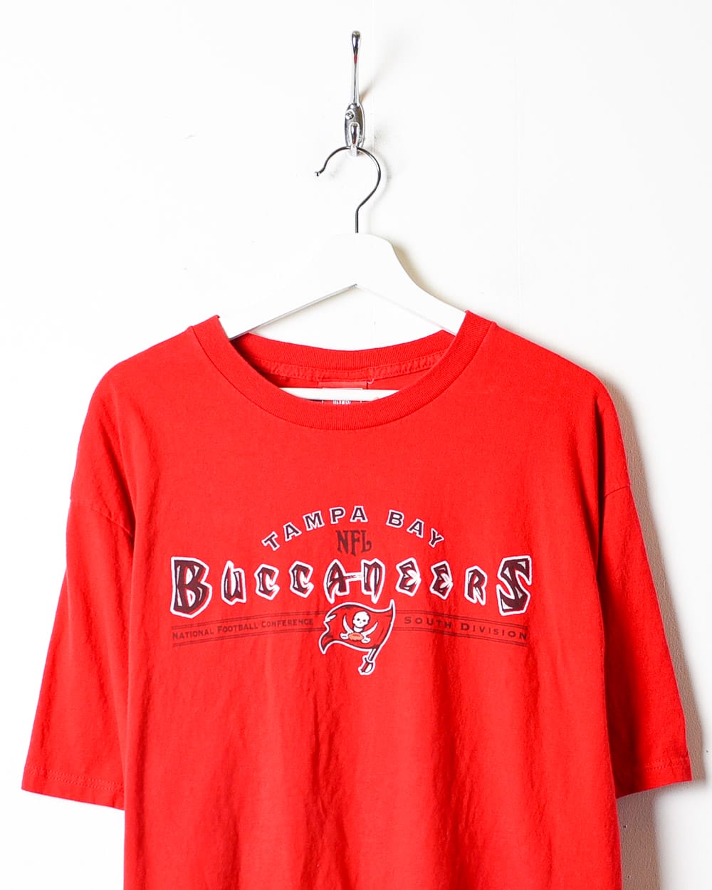Red NFL Tampa Bay Buccaneers T-Shirt - X-Large