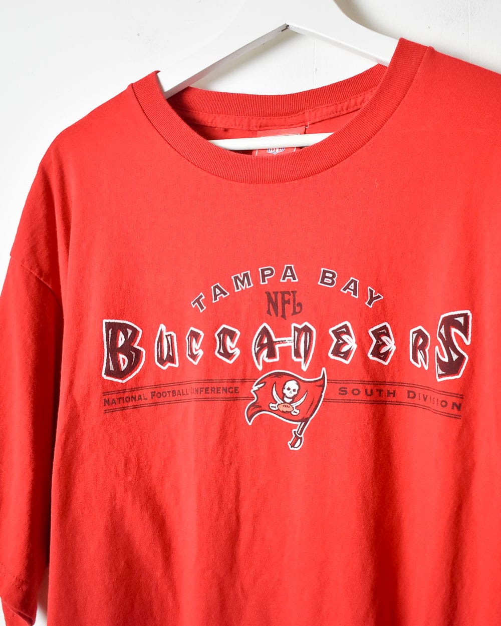Red NFL Tampa Bay Buccaneers T-Shirt - X-Large