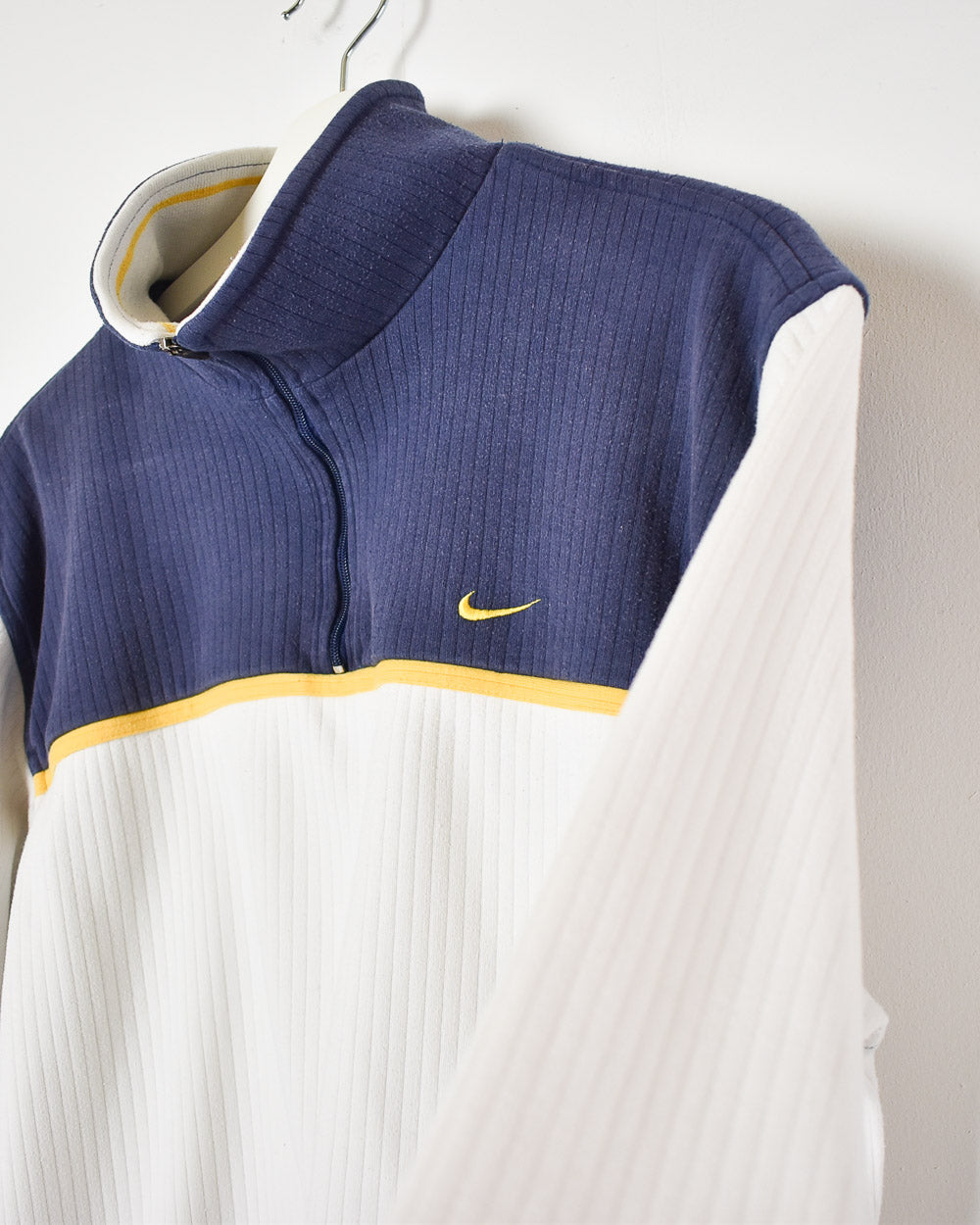 White Nike 1/4 Zip Women's Sweatshirt - Medium