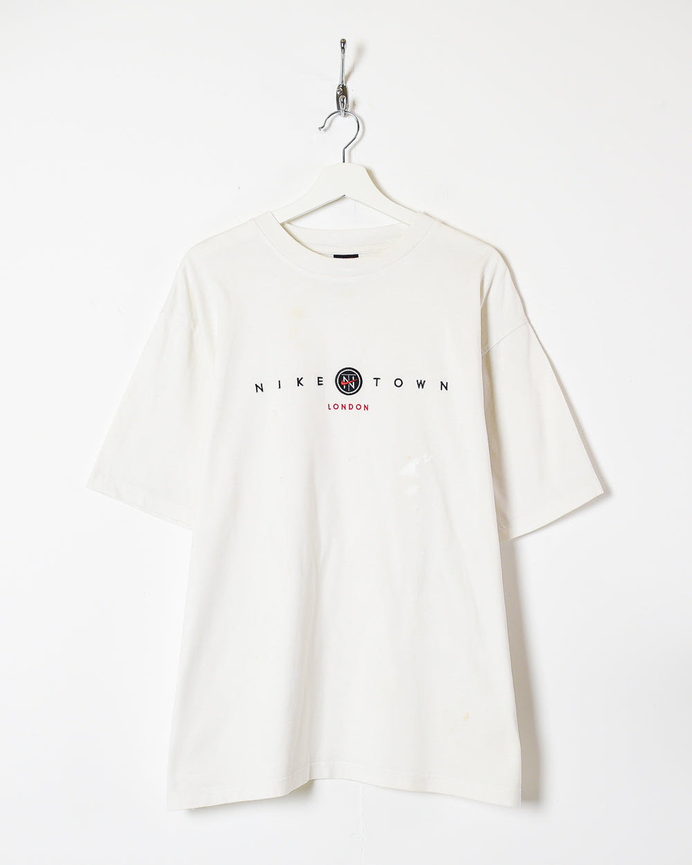 Vintage 90s White Nike Town London T-Shirt Vintage