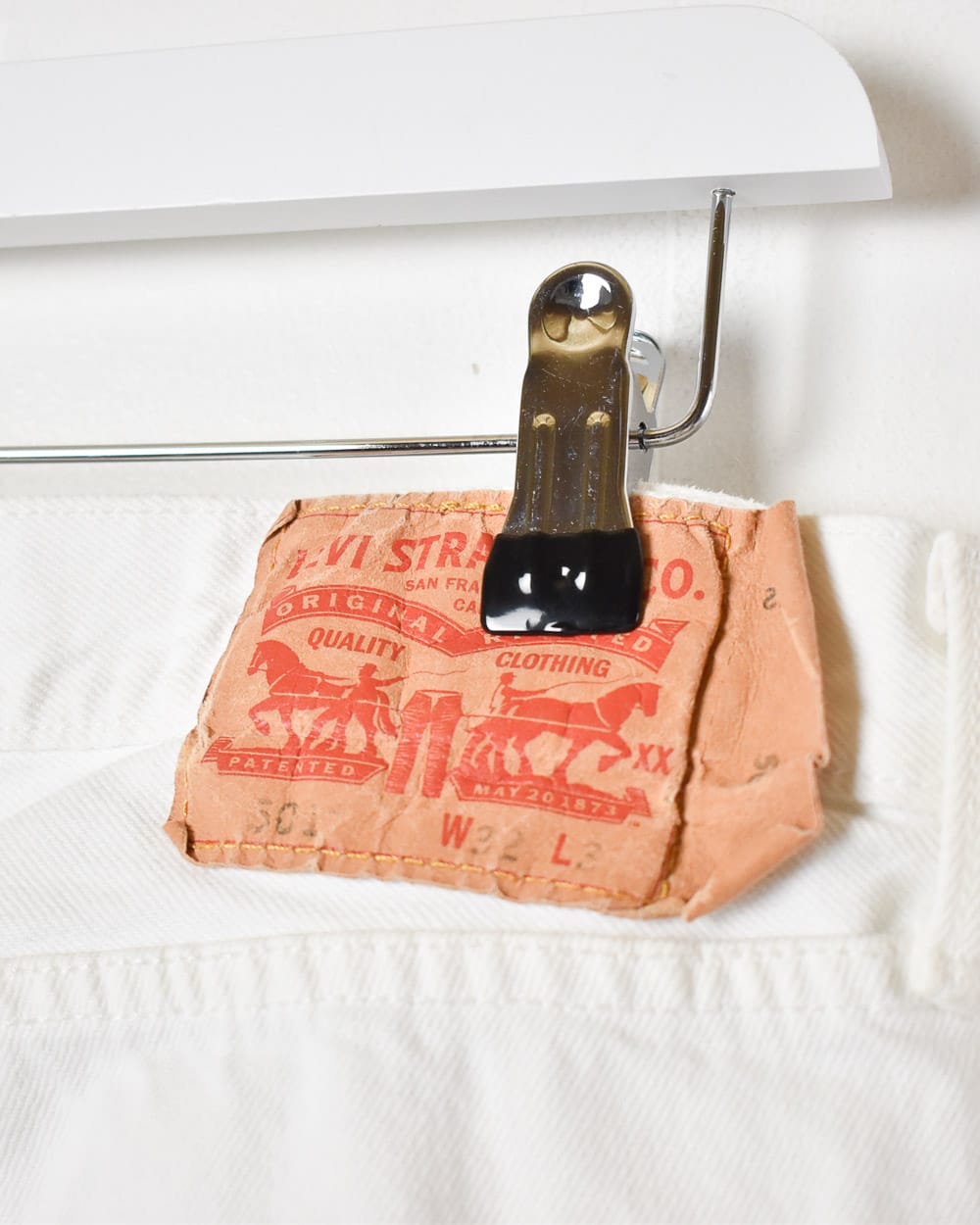 White Levi's 501 Jeans - W32 L32