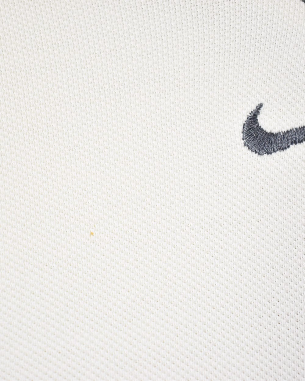 Neutral Nike T-Shirt - Medium