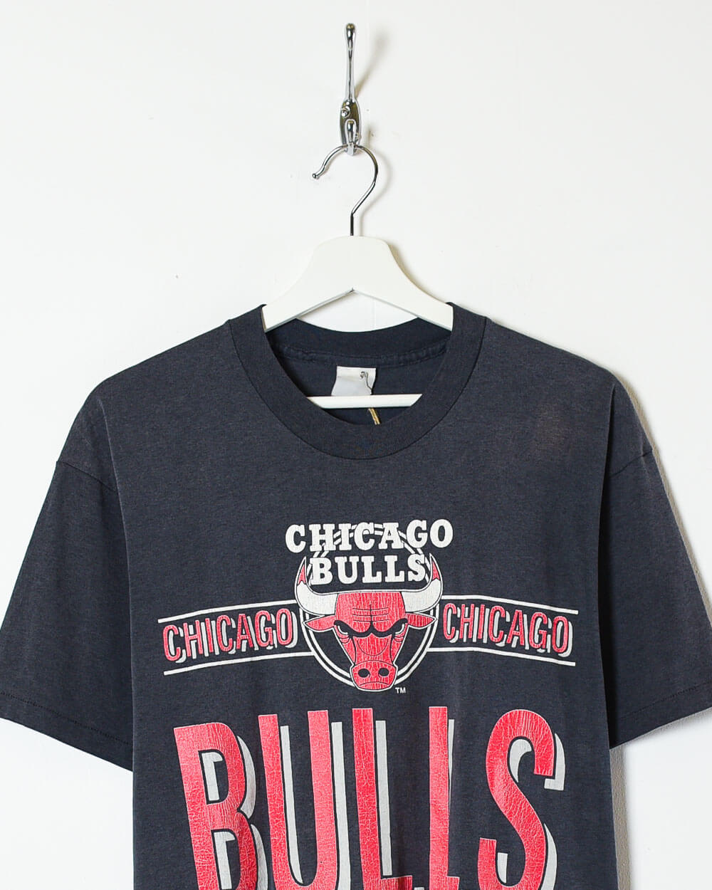 Black Chicago Bulls T-Shirt - Large