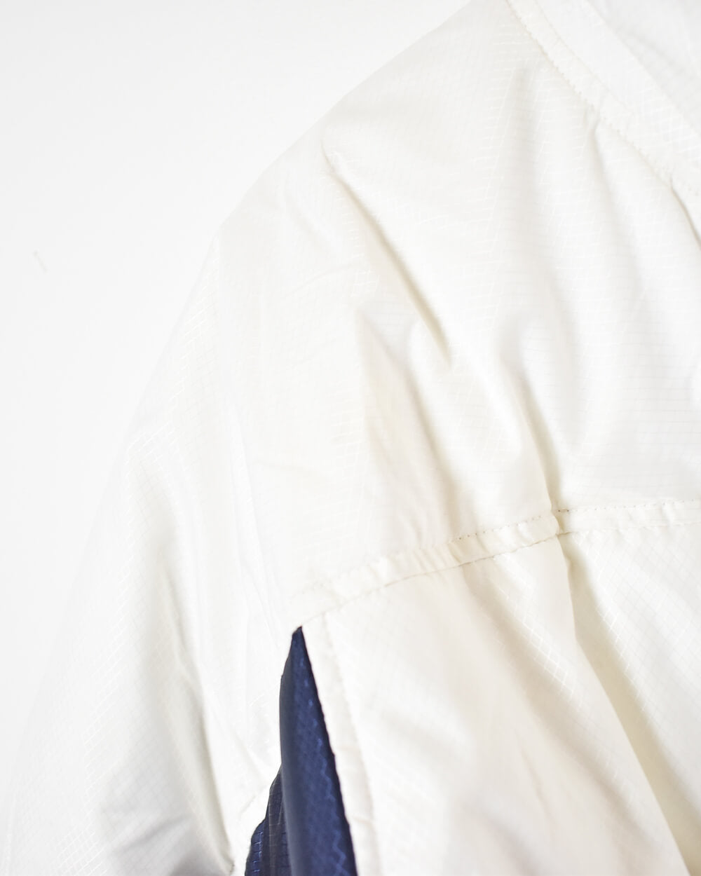 White Nike Puffer Jacket - Medium