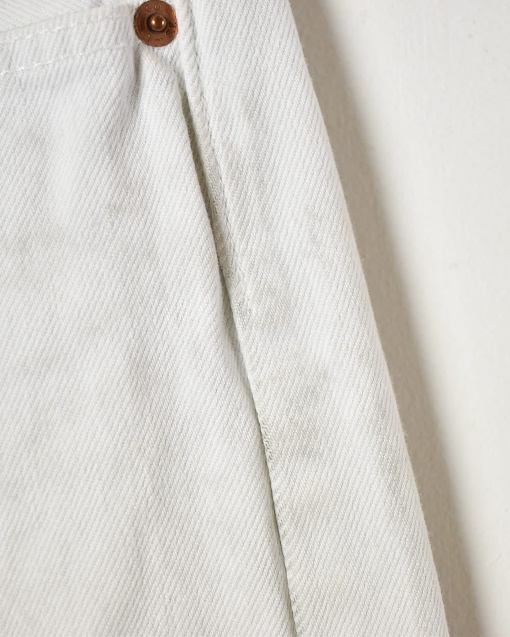 White Levi's 501 Jeans - W26 L32