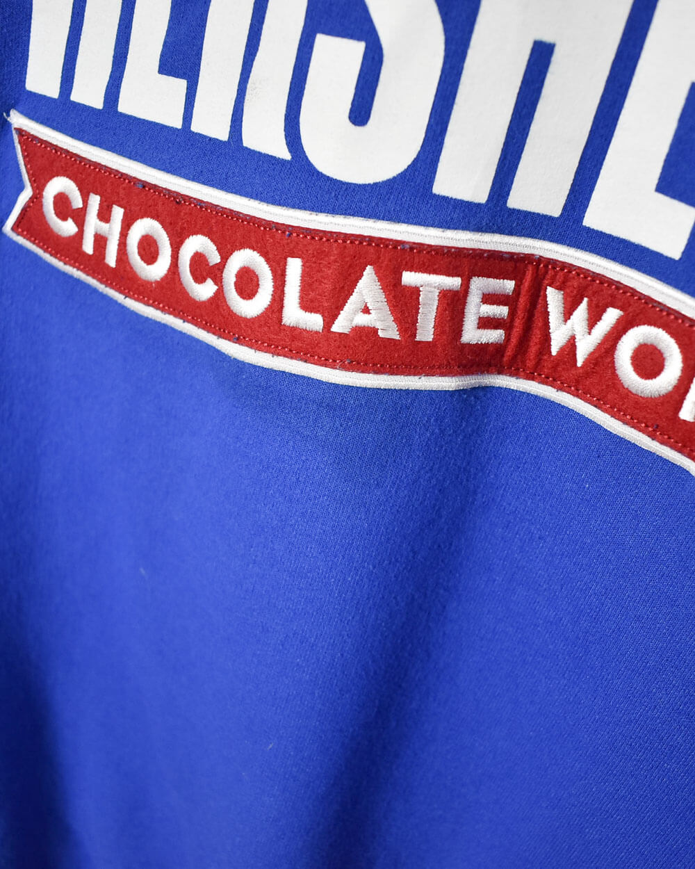 Gildan Hershey's Chocolate World Sweatshirt - Medium - Domno Vintage 90s, 80s, 00s Retro and Vintage Clothing 