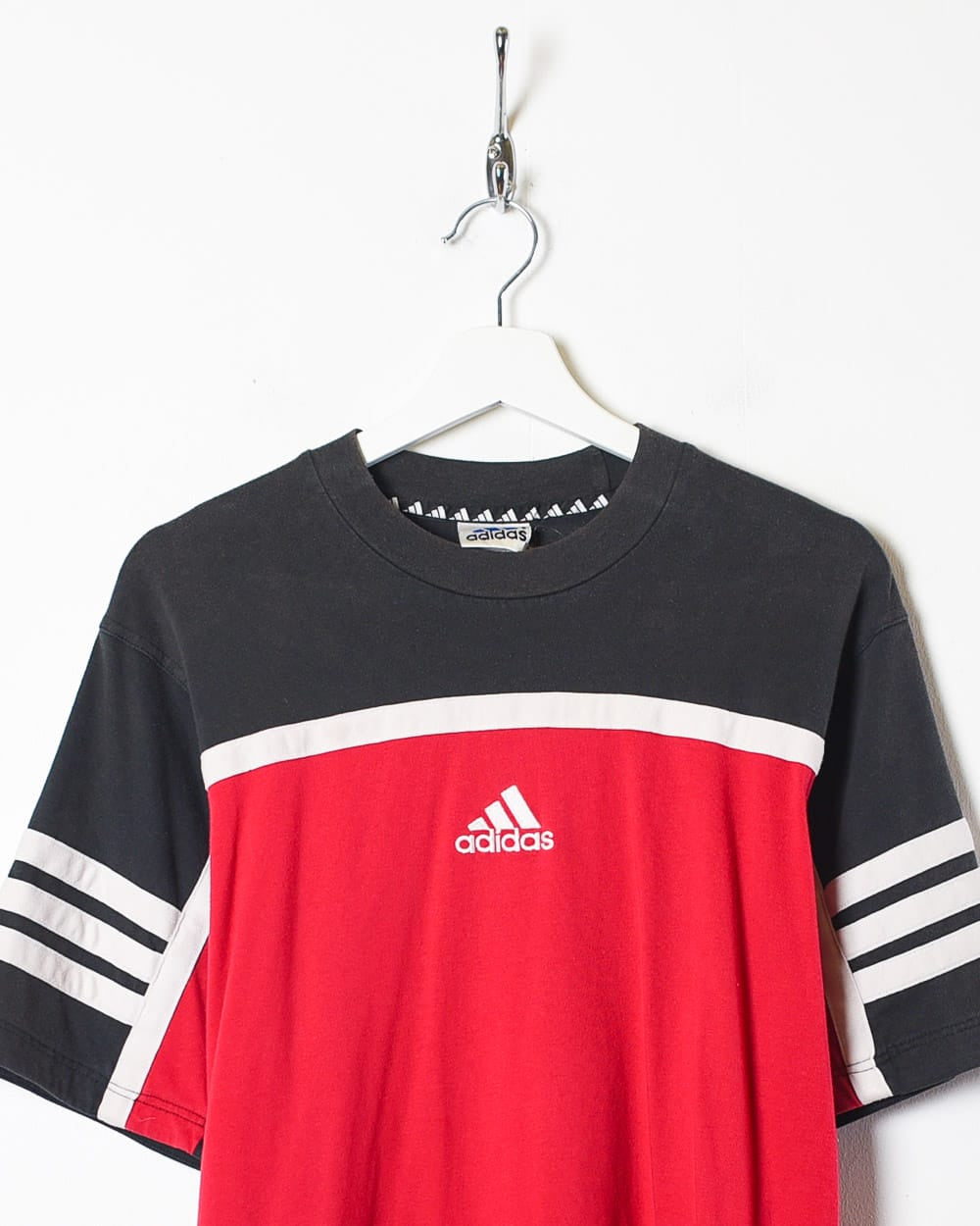 Red Adidas T-Shirt - Medium