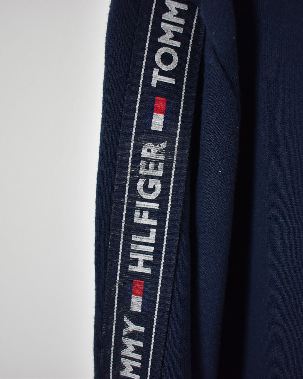 Tommy Hilfiger Sweatshirt - Large - Domno Vintage 90s, 80s, 00s Retro and Vintage Clothing 