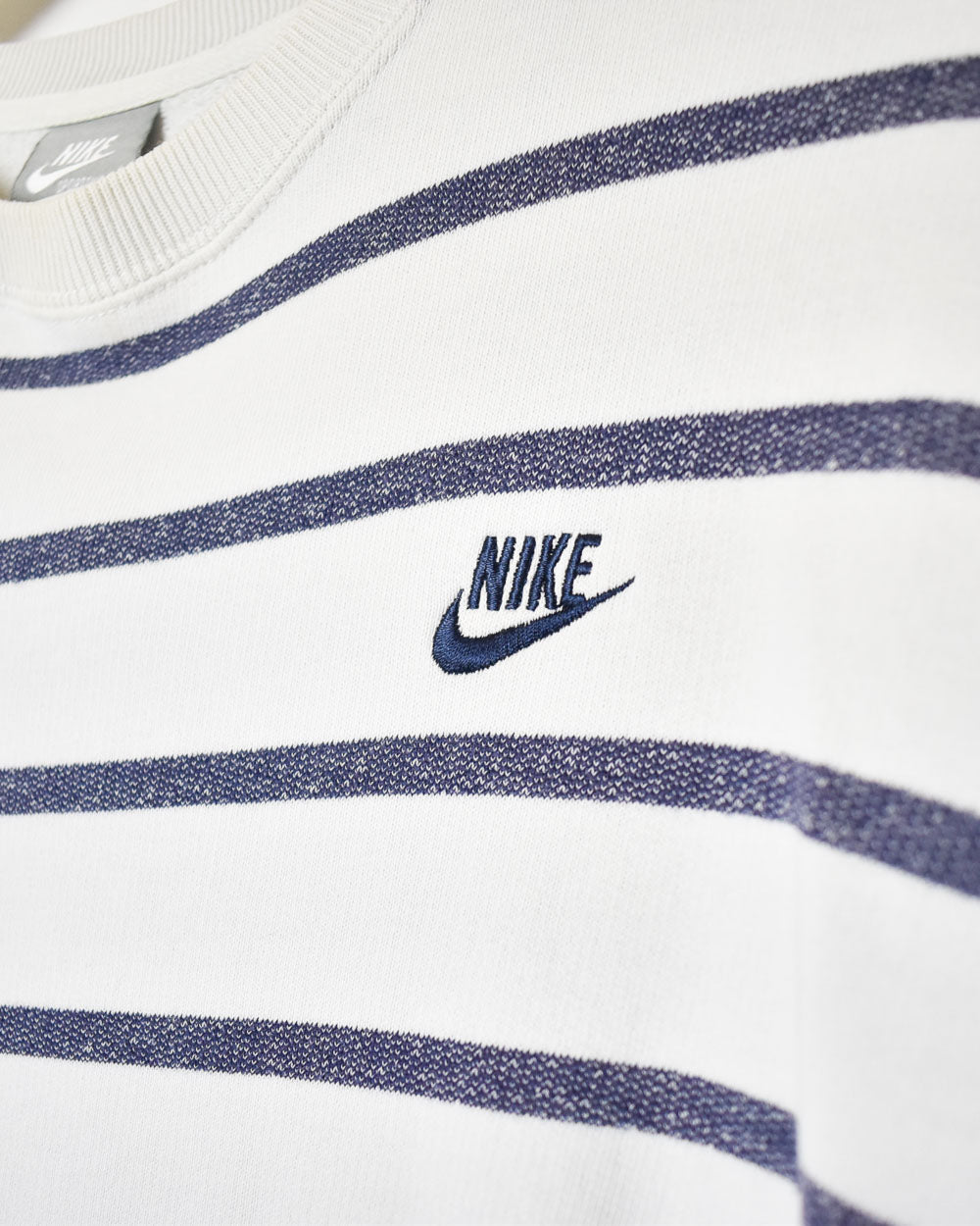 Nike striped clearance sweatshirt