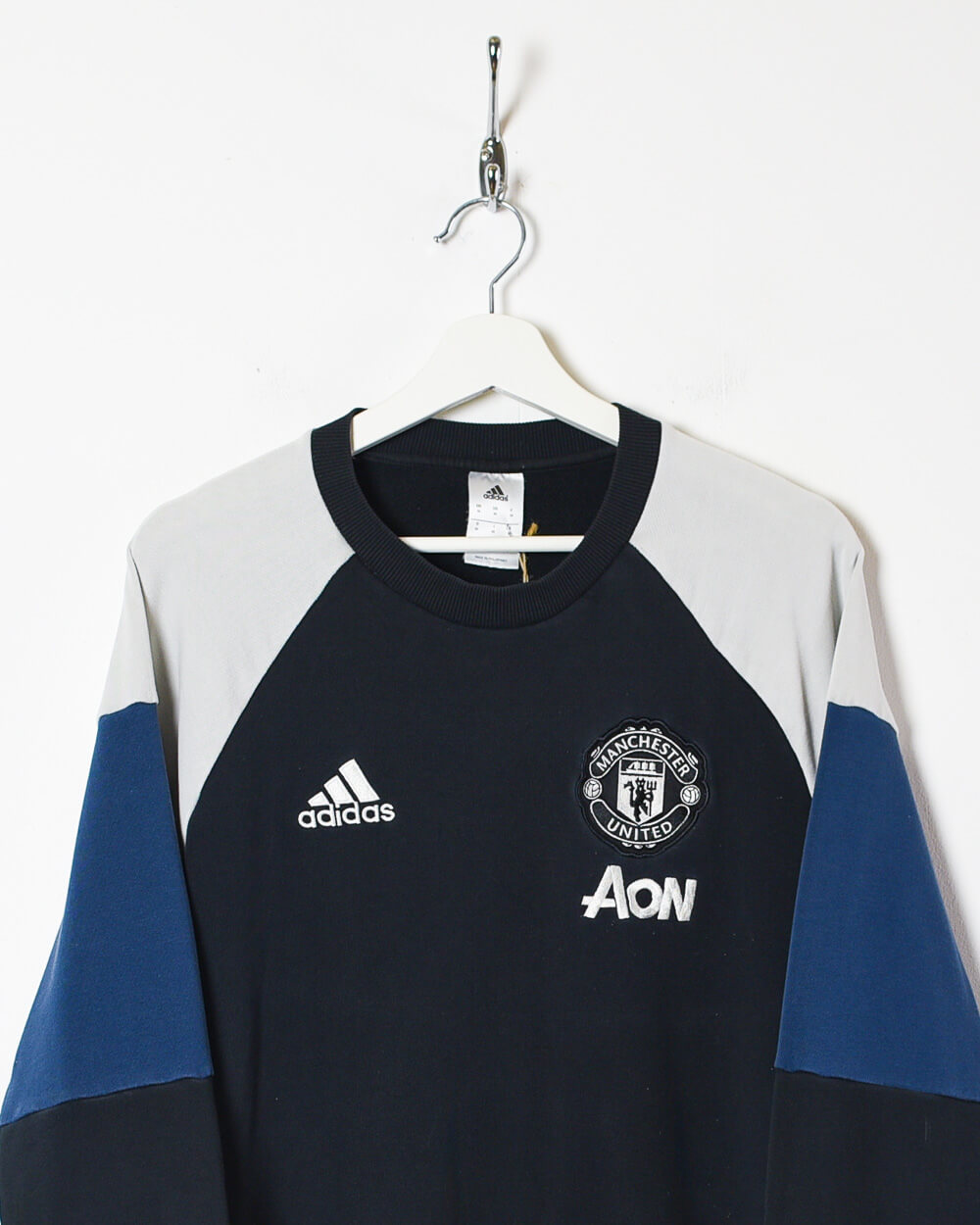 Black Adidas 2016/17 Manchester United Training Sweatshirt - Small