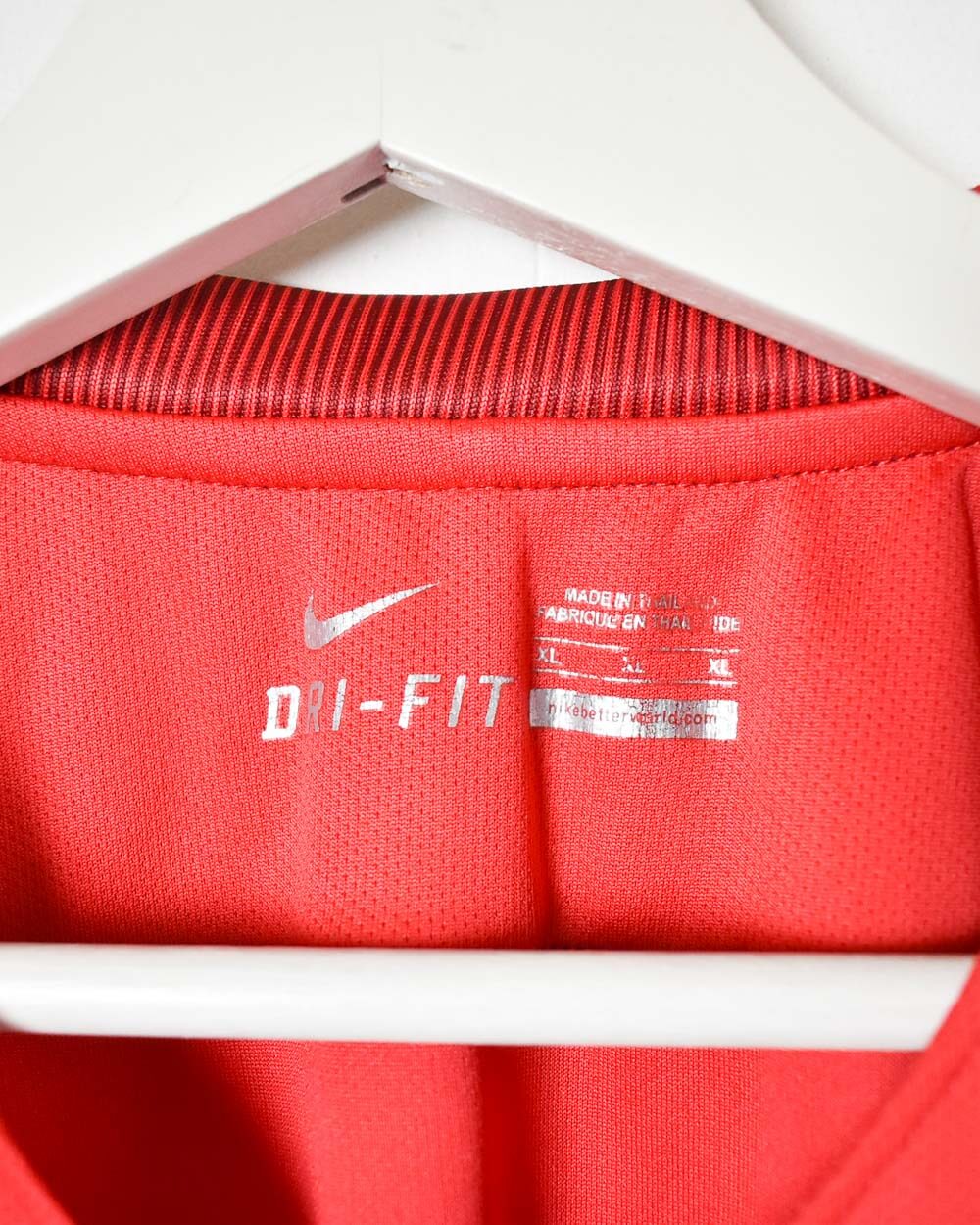 Red Nike 2016 England Away Shirt - Large