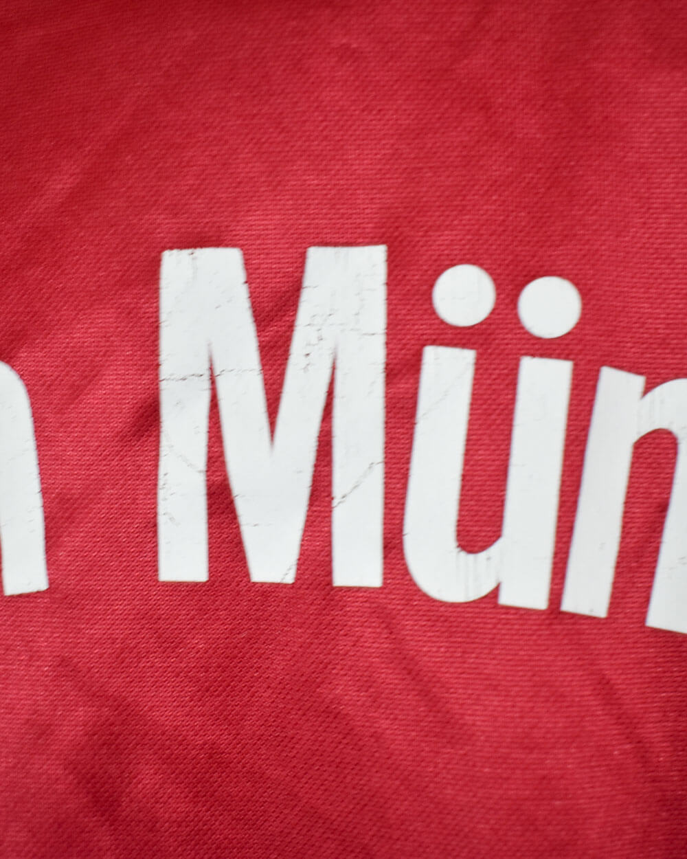 Red Adidas Bayern Munich 2003/04 Home Football Shirt - Small